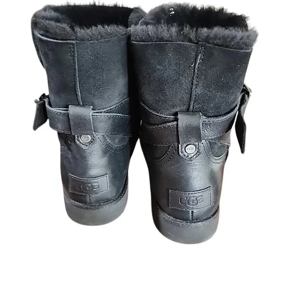 Ugg Leather and Fur lined boots. Size 8 - Picture 4 of 13